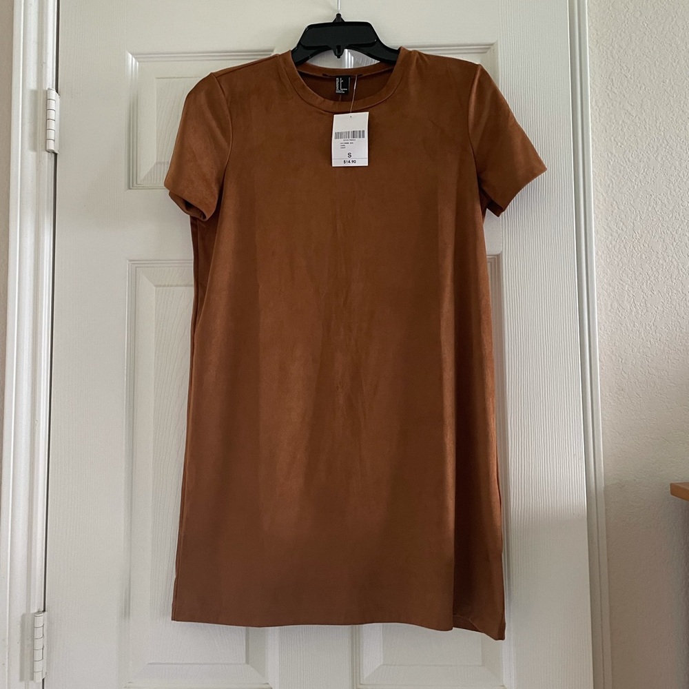 brown t-shirt dress